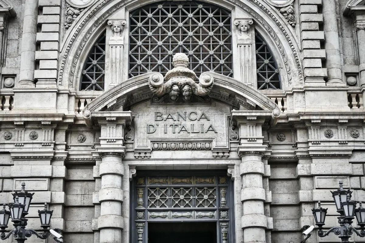 Fusione bancaria approvata con riserva: ecco cosa succede ai tuoi risparmi Immagine selezionata