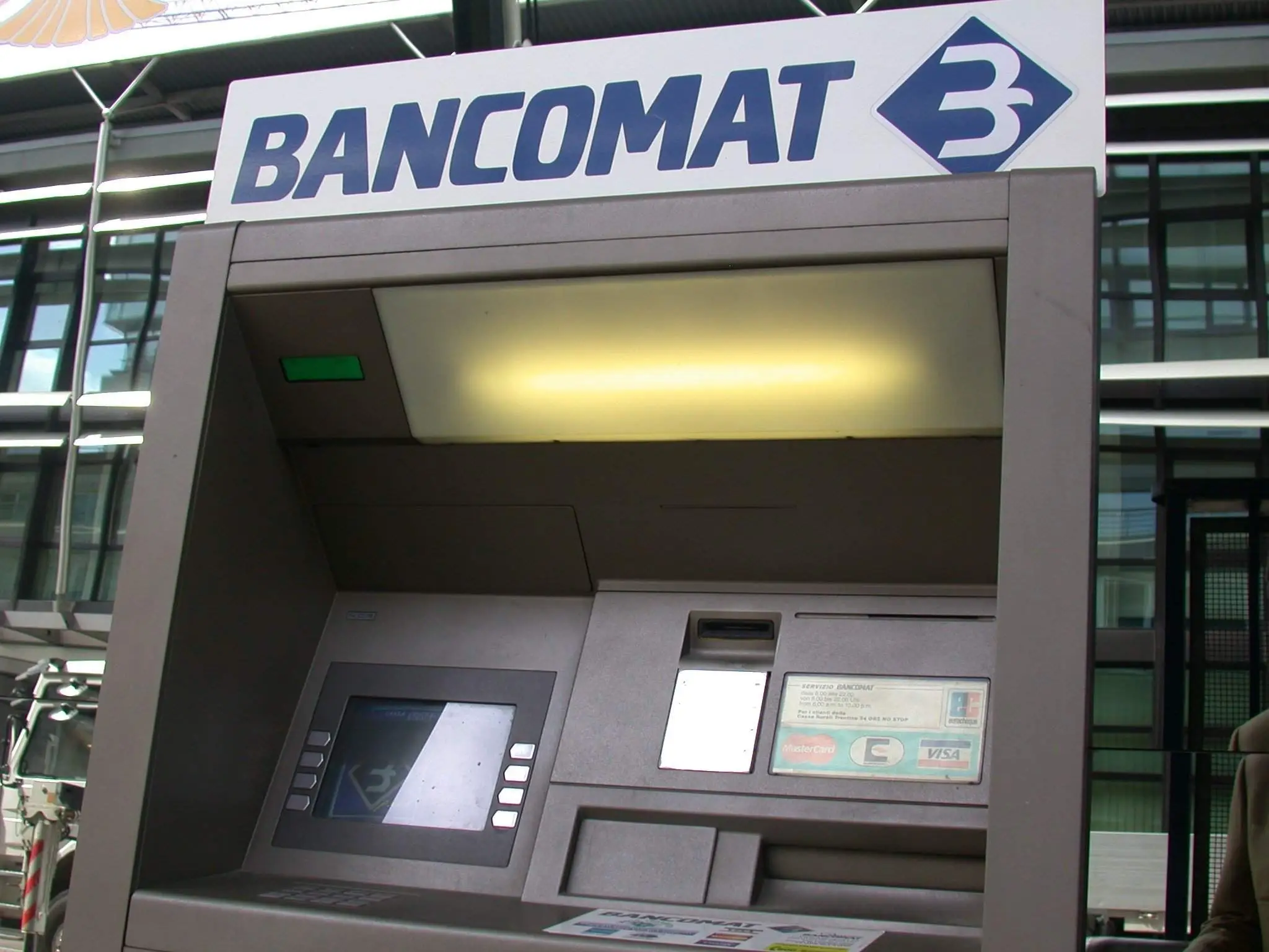 Fusione bancaria approvata con riserva: ecco cosa succede ai tuoi risparmi Immagine selezionata